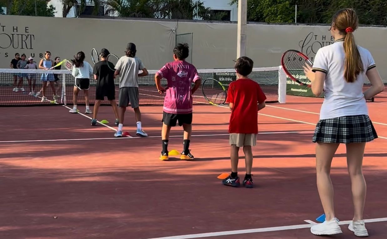 Clases tenis niños The Court